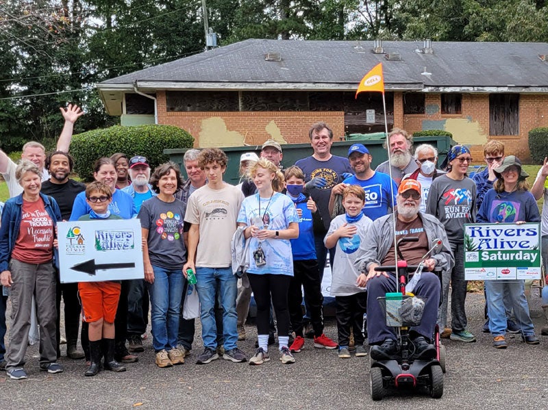 Group shot of Volunteers for Rivers Are Alive