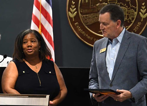 Donna Mann and Mayor Frank Auman.